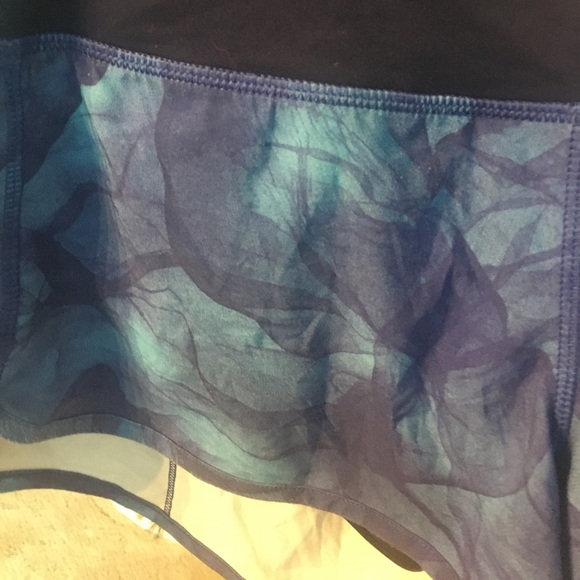 Lululemon Blue Speed Up Shorts Size 8 - Picture 3 of 12